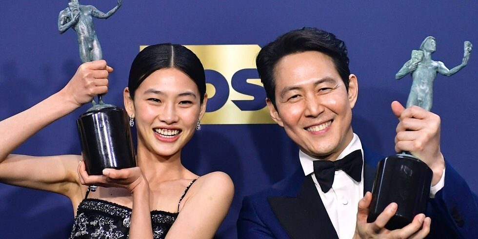 HoYeon Jung's Hidden Hair Detail at the 2022 SAG Awards