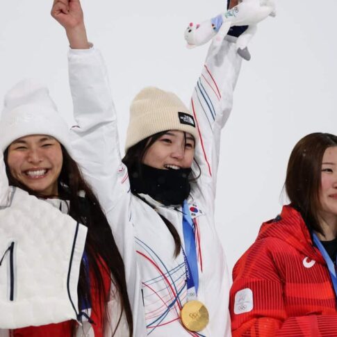 LIVIGNO, ITALY - FEBRUARY 12: Gold medalist Gaon Choi of Team Republic of Korea, Silver medalist Chloe Kim of Team United States and Bronze medalist Mitsuki Ono of Team Japan celebrate during the medal ceremony for the Women’s Snowboard Halfpipe on day six of the Milano Cortina 2026 Winter Olympic games at Livigno Snow Park on February 12, 2026 in Livigno, Italy.