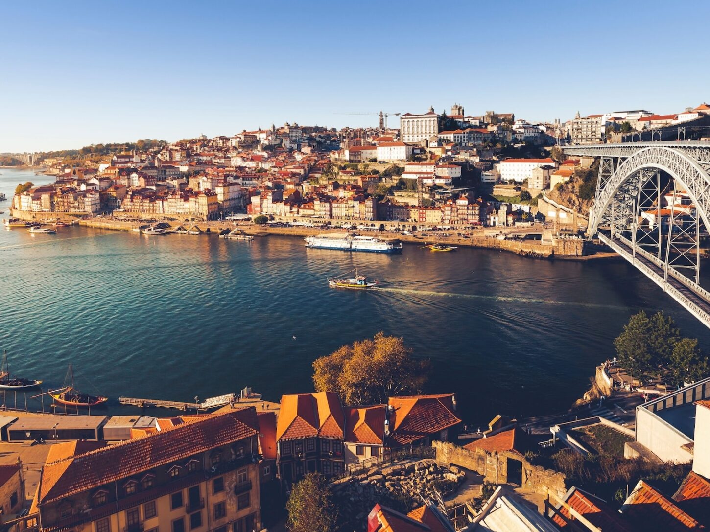 why koreans love porto