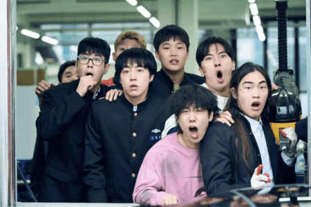 Students in Teach You a Lesson marvel at Kim Mu-yeol.